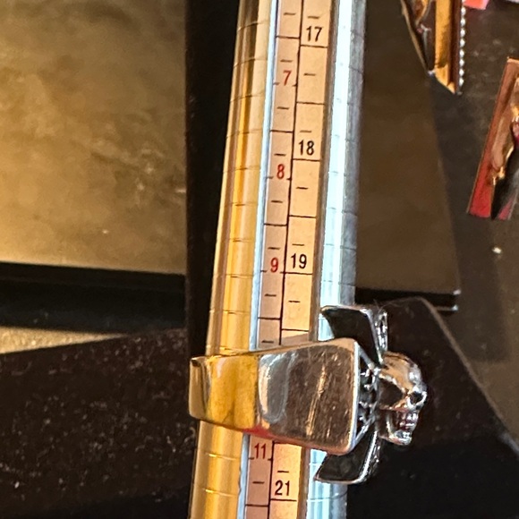 Sterling Silver Skull Cross Ring - Picture 6 of 7